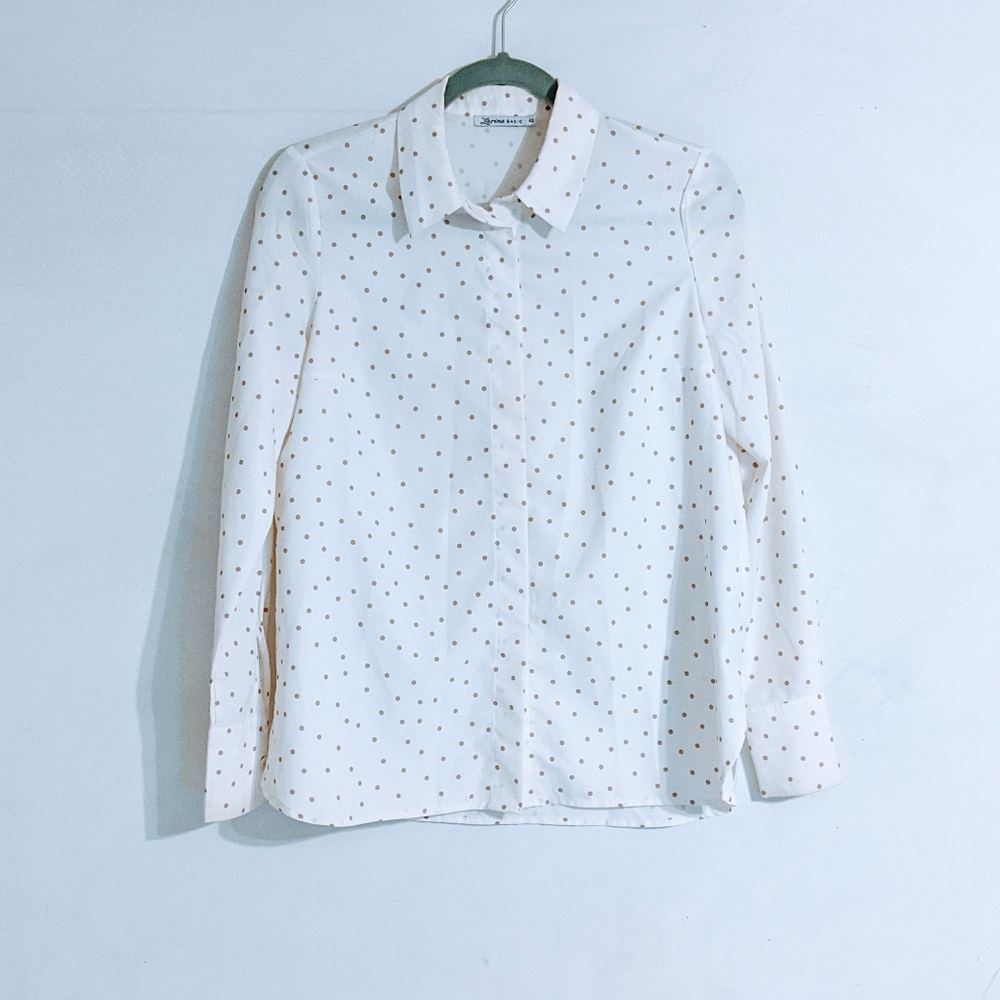 Straight cut white polka dot blouse S